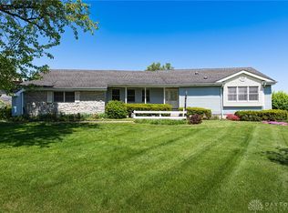 114 Queen Ann Ct, Springboro, OH