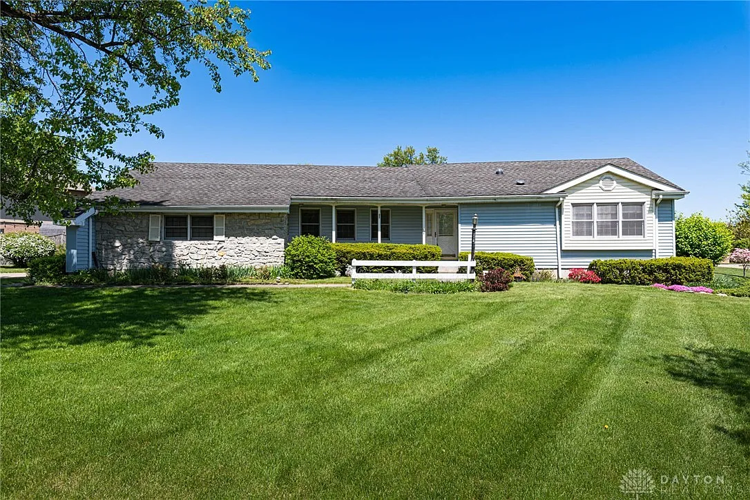 114 Queen Ann Ct photo 1