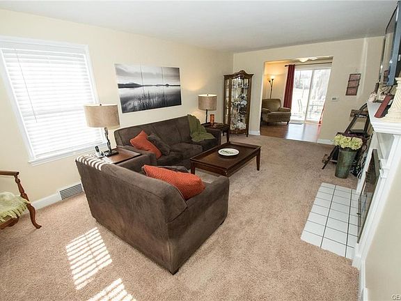 5th image of 19 Sherwood Ave