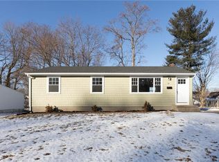 10 Quaker Ln, Enfield, CT 06082