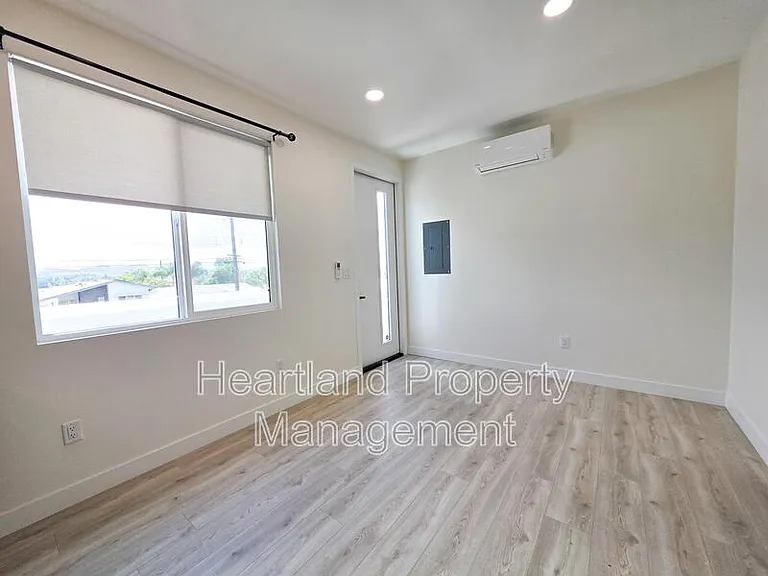 3350 Lockwood Dr #2 — Photo 2