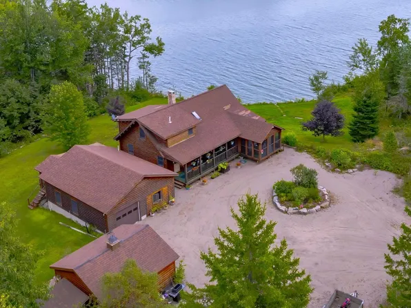 20 Robbins Point Road, Gouldsboro, ME 04607