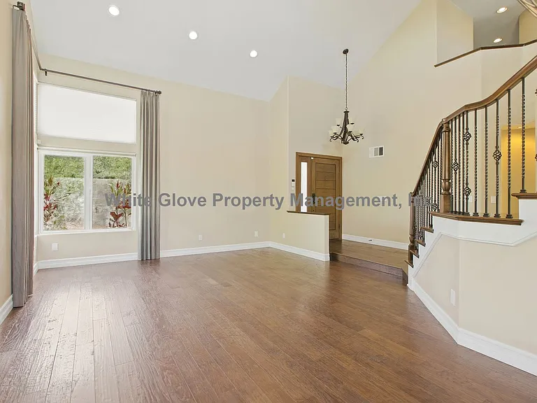 2704 N Vista Heights Ave — Photo 4