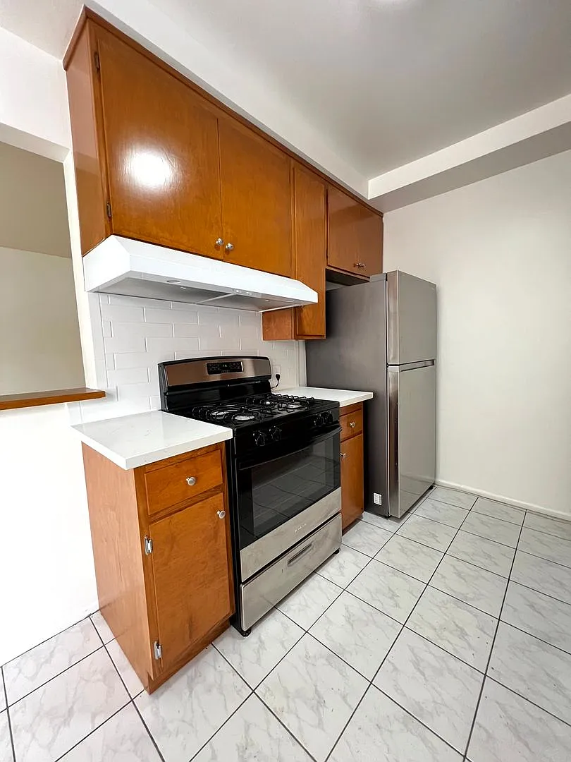 1322 & 1326 Amherst Ave — Photo 3