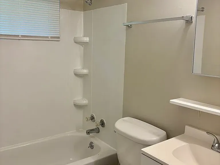 3411 Clarkston Ave — Photo 11