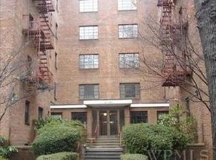 50 White Oak St APT 1A, New Rochelle, NY 10801