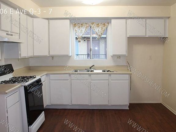 2nd image of 406 E Avenue Q #3-7