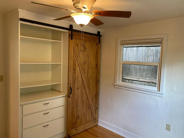 1004 E 5th Ave — Photo 18