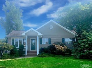 191 Oxford Rd, Colonia, NJ 07067