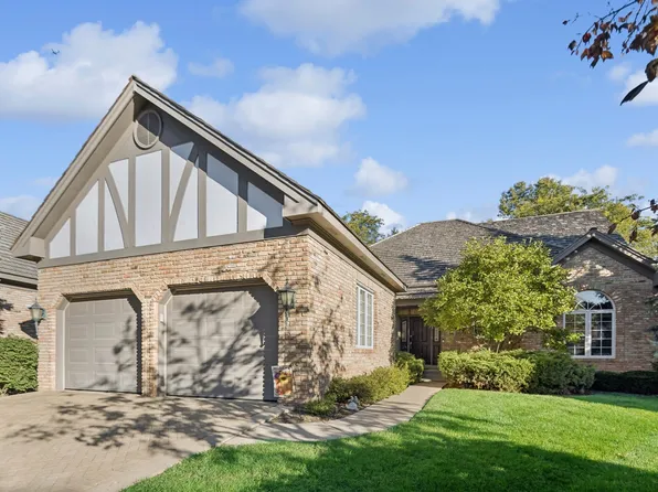 66 Berkshire Ct, Burr Ridge, IL 60527