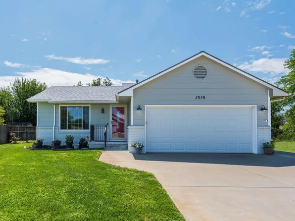 1319 E Dirck St, Haysville, KS 67060