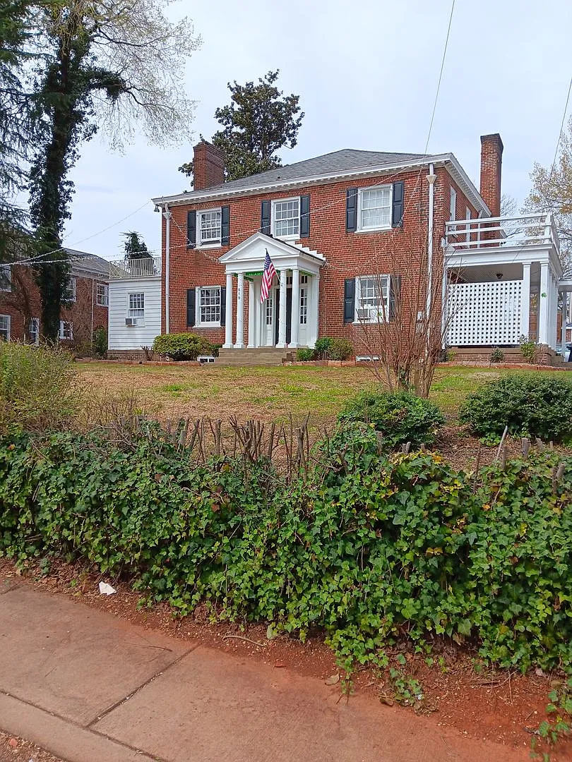 2026-2027 Year 619 Cabell Ave 10 Bedroom / 5 Bath — Photo 1
