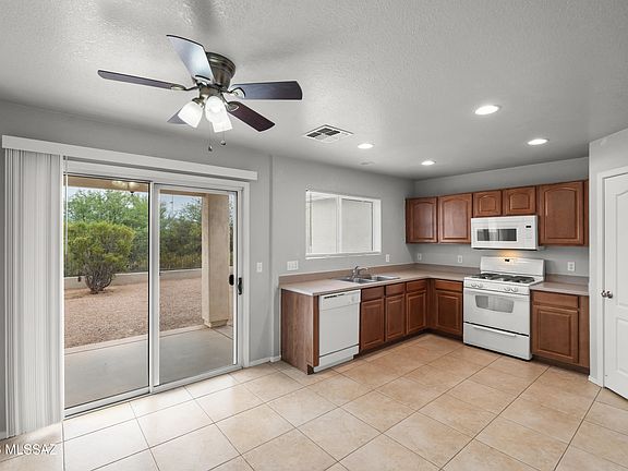 4th image of 475 W Calle La Bolita