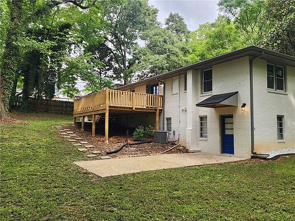 5th image of 718 Springlake Rd