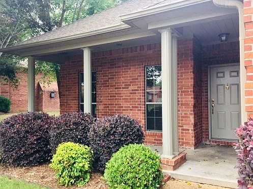 2nd image of 1920 Payne Ln
