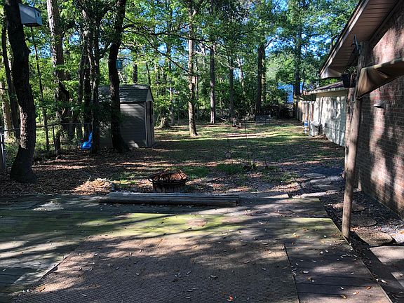 Fenced rear yard. Deck currently being refurbished. Should be completed before move-in