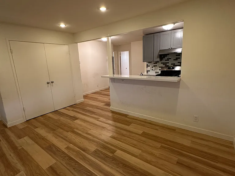 2020 Cedar St #3 — Photo 2