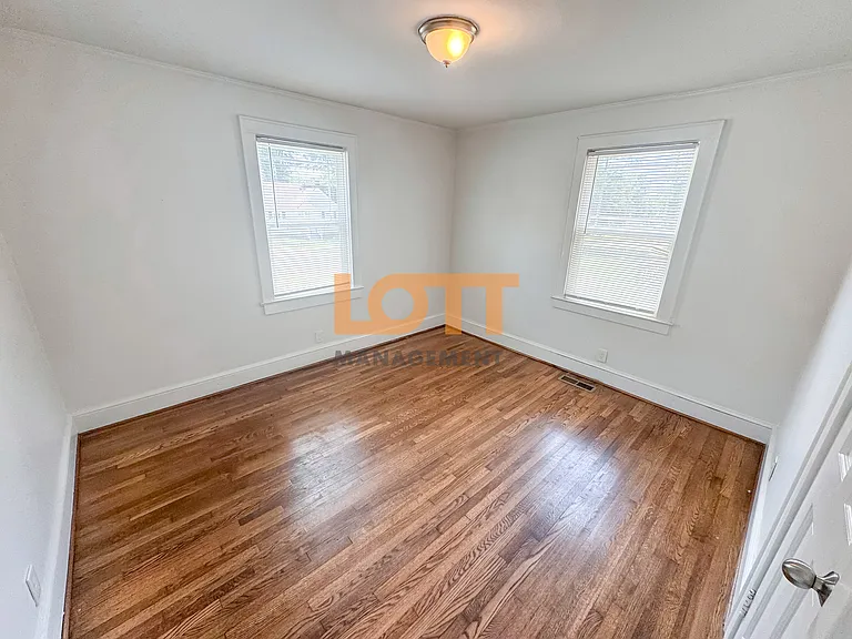 110 Pleasant Ridge Ave — Photo 7