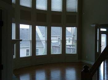 4th image of 214 Silvertop Dr