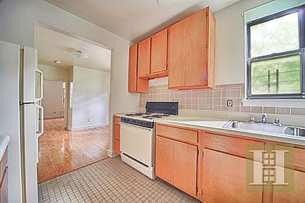 3rd image of 268 E 4th St APT 3D