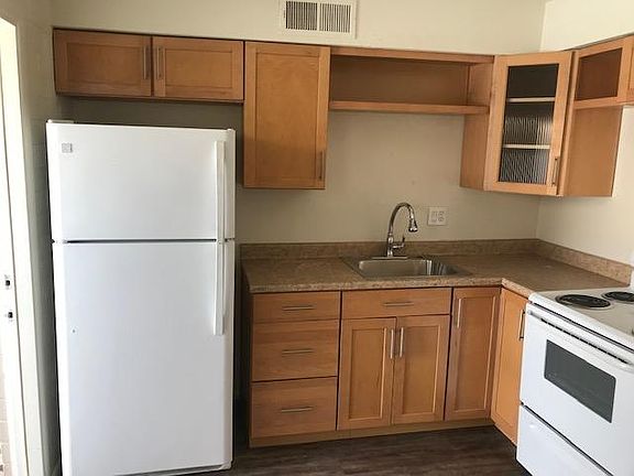 4th image of 7014 N 80th Ave