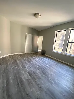 Rented by City Prime Commercial Realty  | media 8