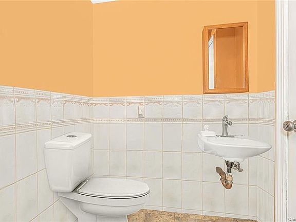 4th image of 4064 Bruner Ave Floor 1