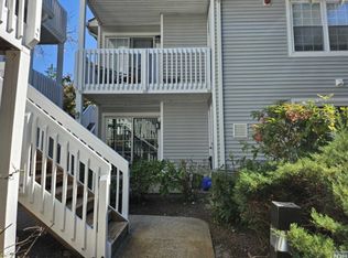 2 Markham Cir, Englewood, NJ 07631