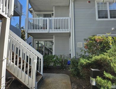 2 Markham Cir, Englewood, NJ, 07631