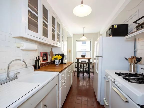 5th image of 250 W 94th St #9K
