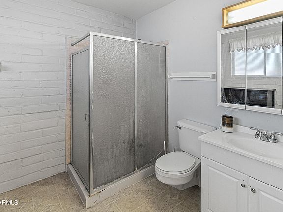 2nd image of 2921 W Port Royale Ln