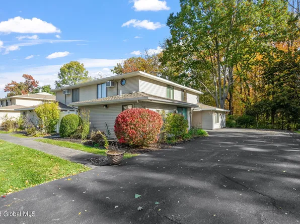 72 Yorkshire Drive, East Greenbush, NY 12061