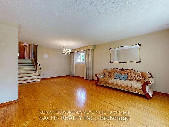 3rd image of 377 Crosby Ave