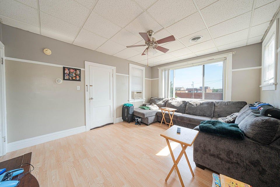 1st image of 3720 Deodar St #1