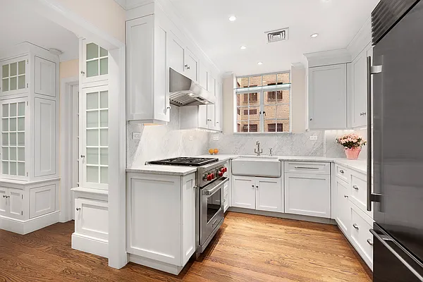 Sold by The SIMPLE Real Estate Co | media 3