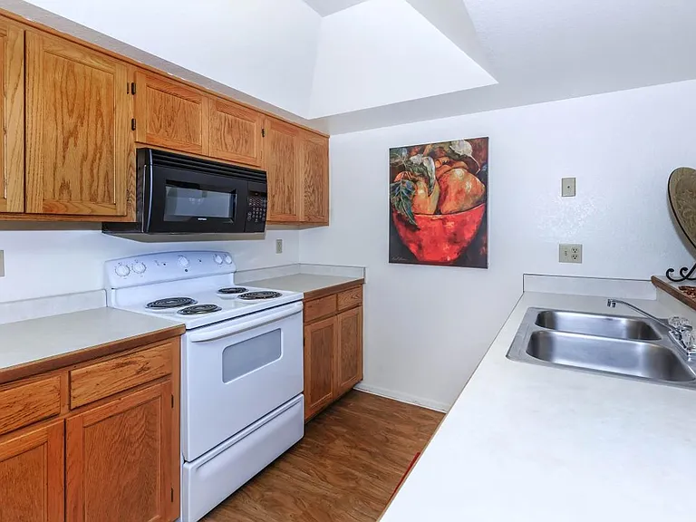 Rio Cancion Apartments — Photo 33