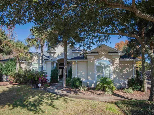 1194 Grand Pointe Dr, Gulf Breeze, FL 32563