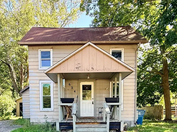624 Forest St, Charlotte, MI 48813