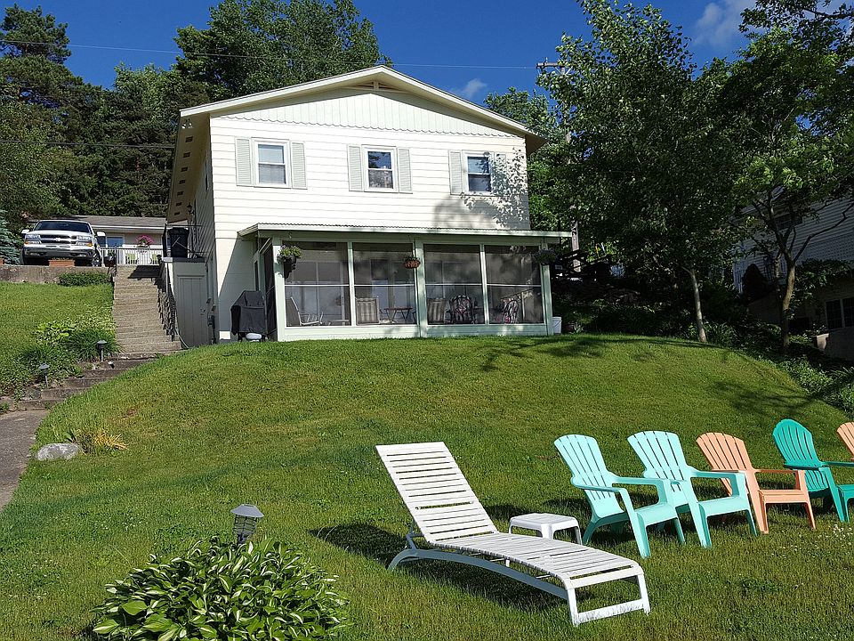 1st image of 3871 Causeway Dr NE