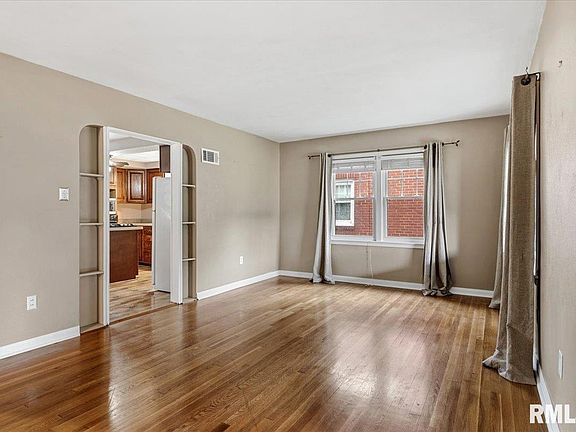 3rd image of 2020 Marland St