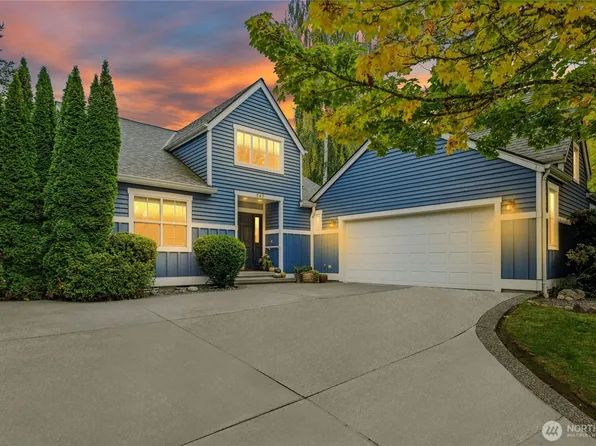 747 Village Circle NW, Bainbridge Island, WA 98110
