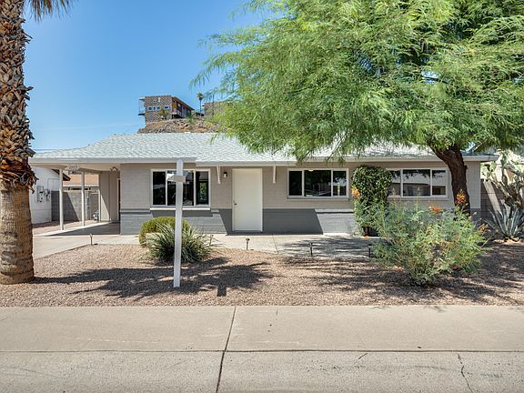 3rd image of 1102 E Las Palmaritas Dr