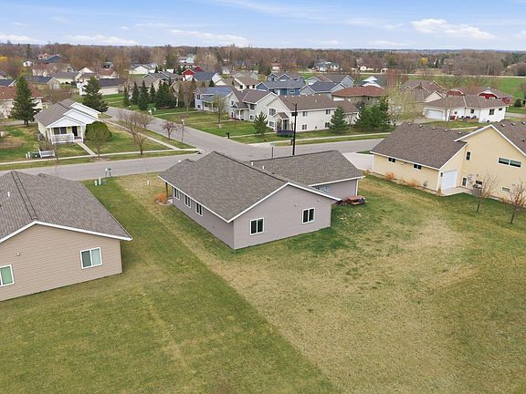 3rd image of 1504 Jasmine Dr