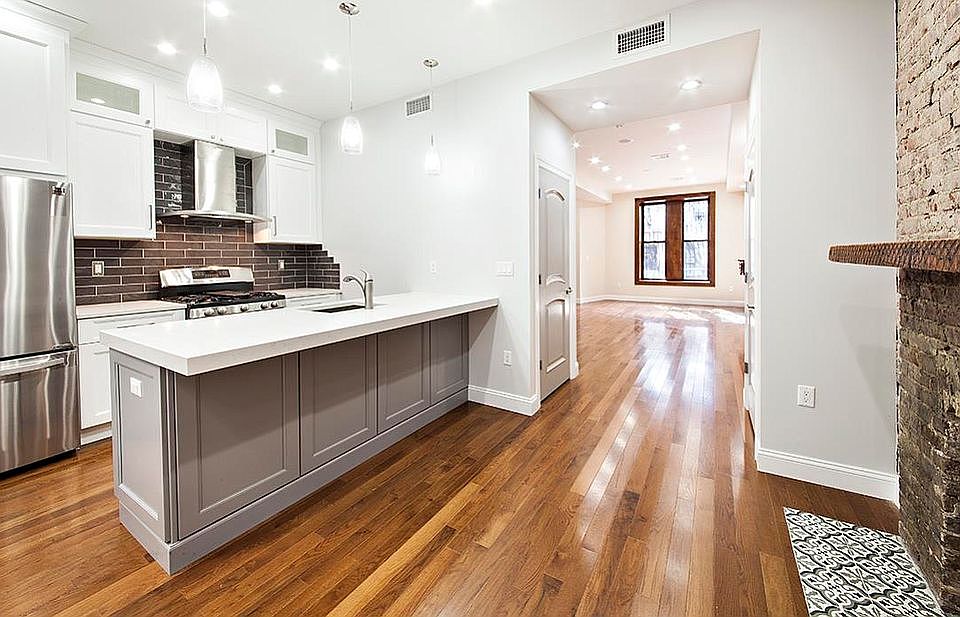1st image of 399 Manhattan Ave