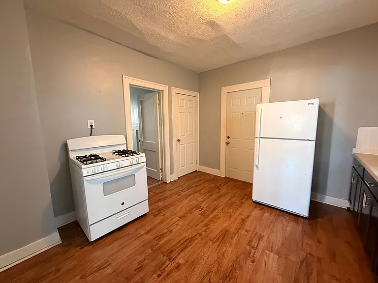 312 Lane Ave SW — Photo 8