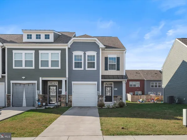 32 Healey Ct, Bunker Hill, WV 25413