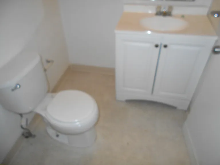 1427 E Tremont St #8 — Photo 15