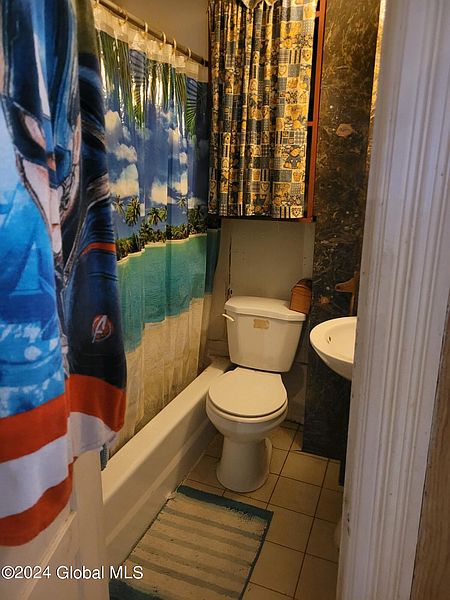 5th image of 2221 Broadway