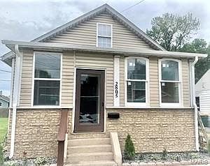 1st image of 2805 E 25th St