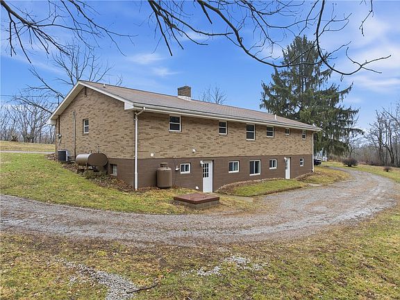 4th image of 353 Thompson Hill Rd